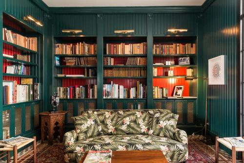 american trade hotel