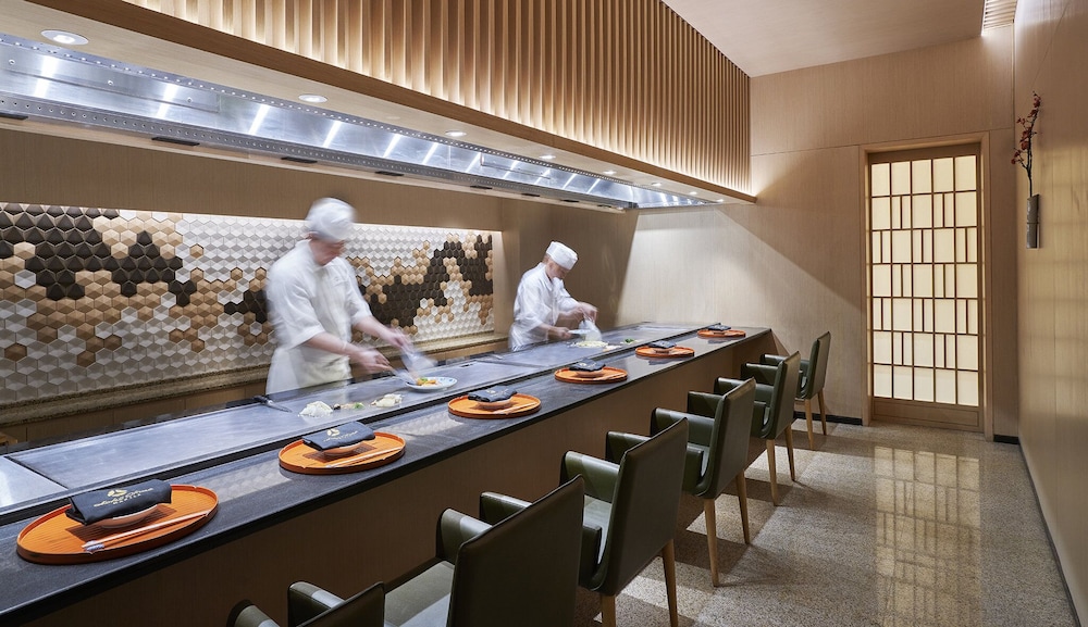 hotel okura manila
