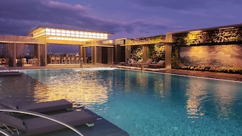 hotel okura manila