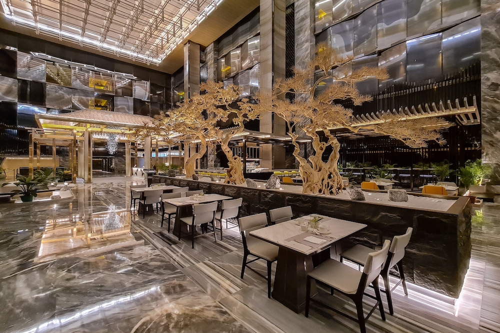 hotel okura manila