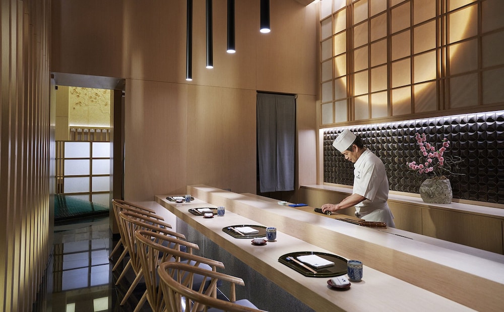 hotel okura manila