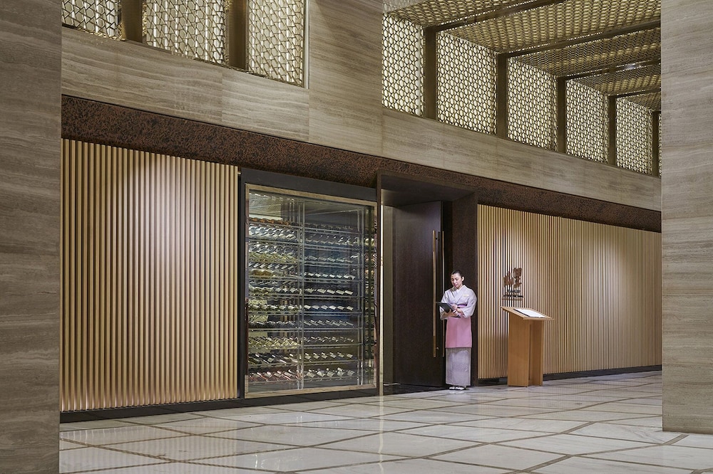 hotel okura manila