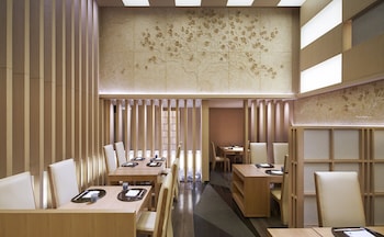 hotel okura manila