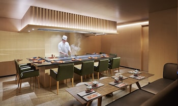 hotel okura manila