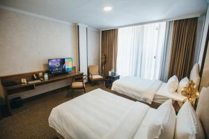 Jannat Resort Osh,Osh Lenin Statue>>Osh,4.5 star