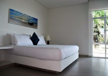 marina puerto velero