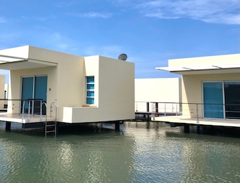 marina puerto velero