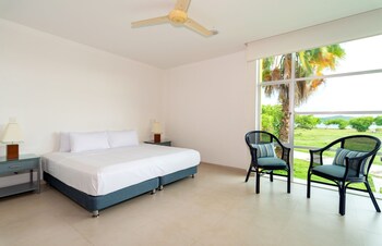 marina puerto velero