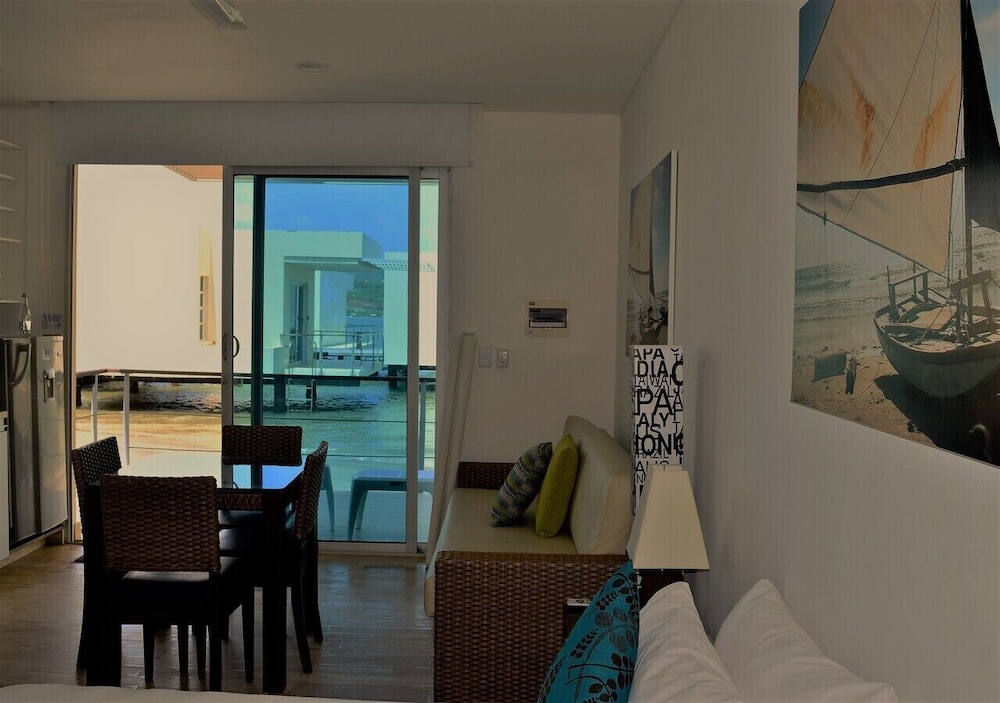 marina puerto velero