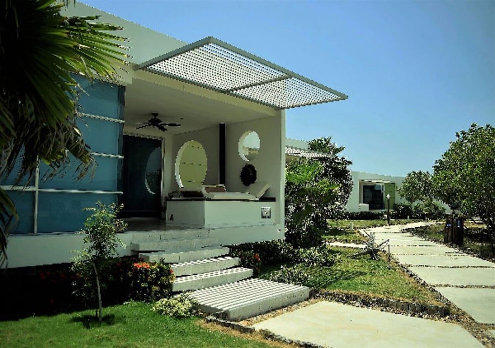 marina puerto velero