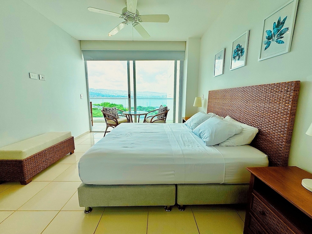 marina puerto velero