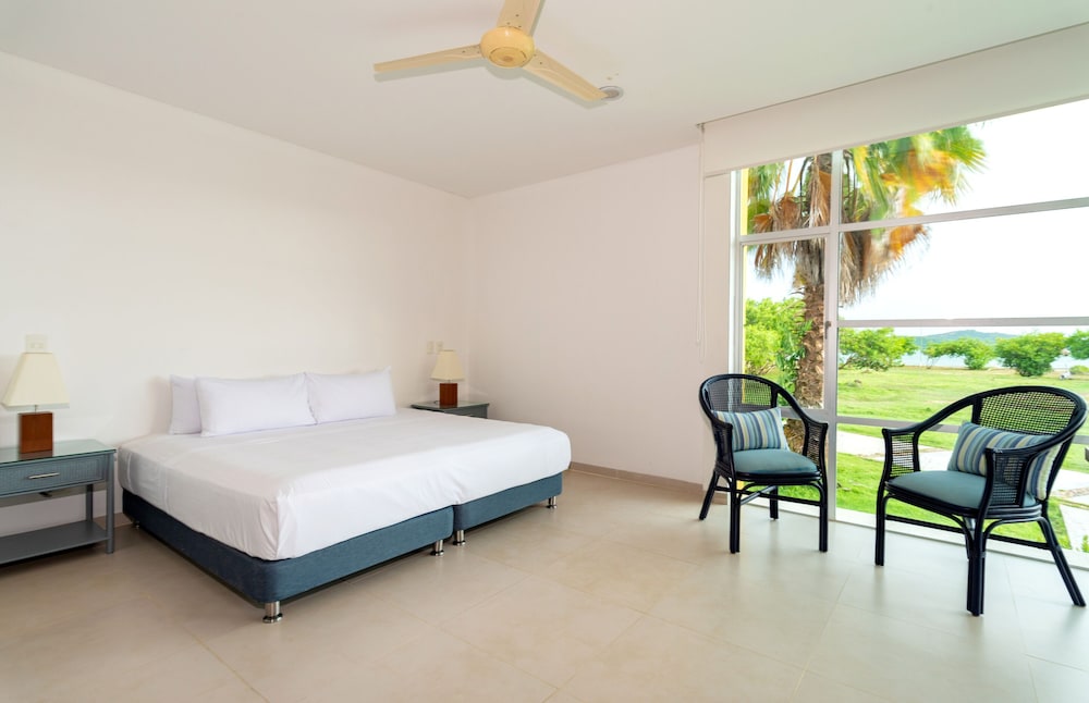 marina puerto velero