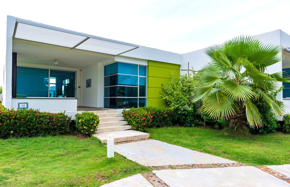 marina puerto velero