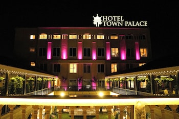 hotel town palace