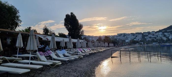 manuela hotel