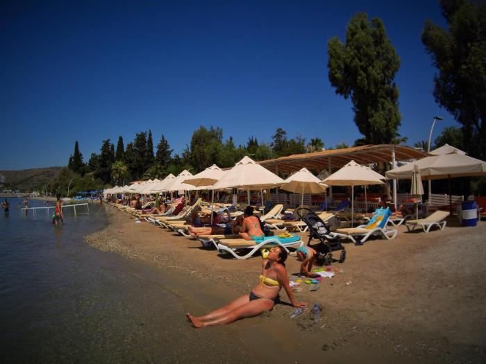 manuela hotel
