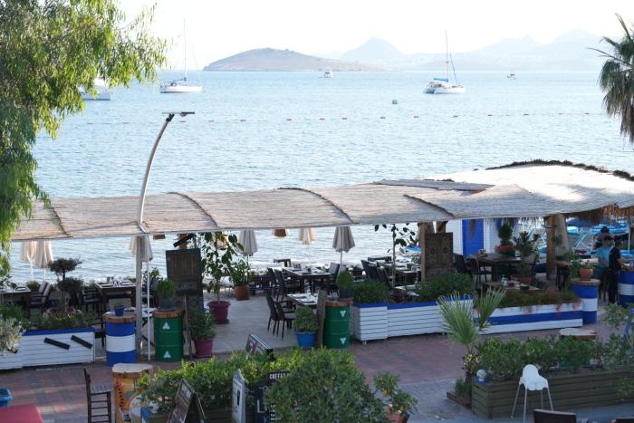 manuela hotel