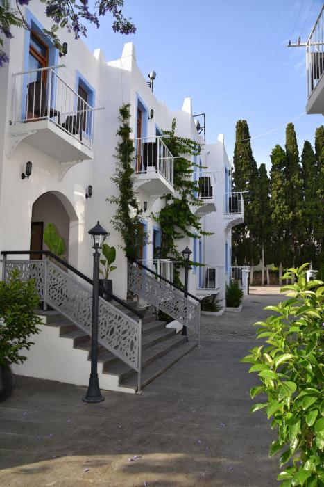 manuela hotel