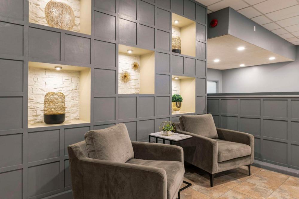 comfort suites kingston central