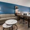 comfort suites kingston central