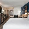 comfort suites kingston central