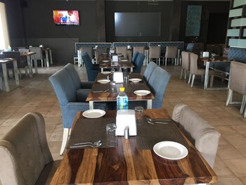 r k riyasat resort