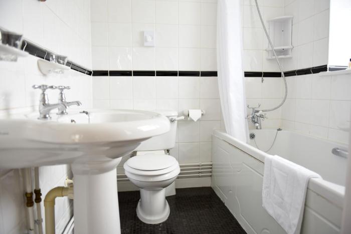 riviera hotel and holiday apartments