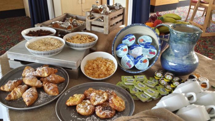 riviera hotel and holiday apartments