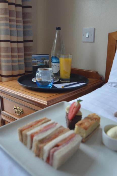 riviera hotel and holiday apartments