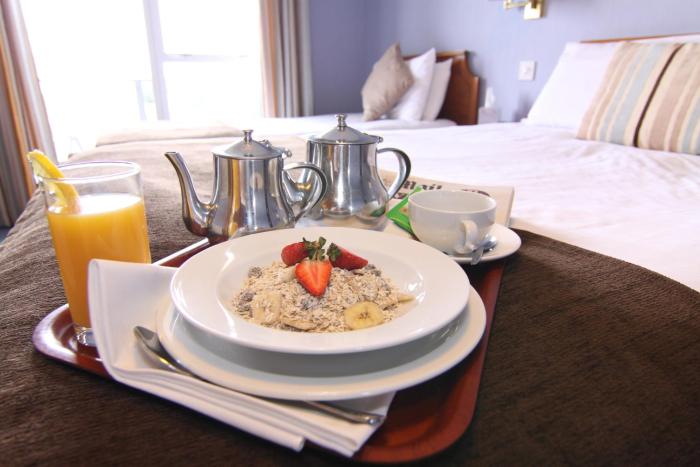 riviera hotel and holiday apartments