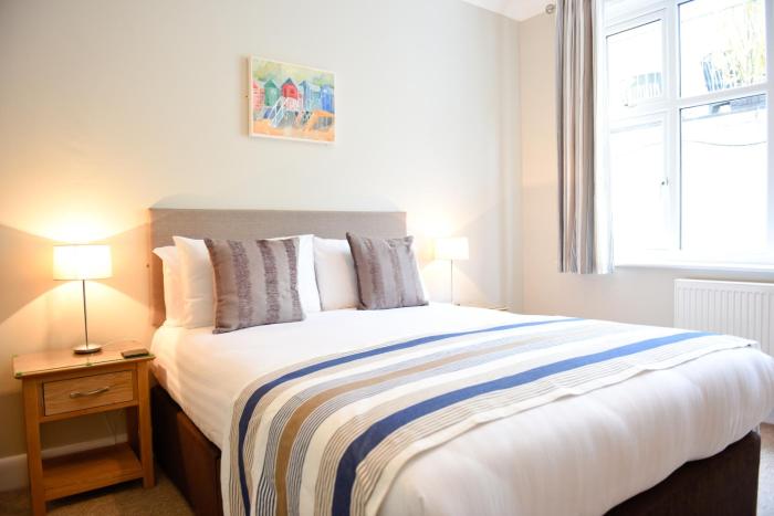 riviera hotel and holiday apartments