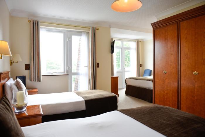 riviera hotel and holiday apartments