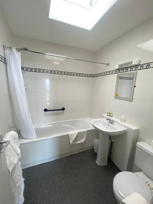 riviera hotel and holiday apartments