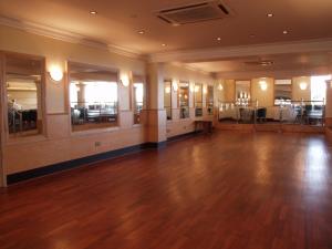 riviera hotel and holiday apartments