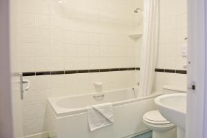 riviera hotel and holiday apartments