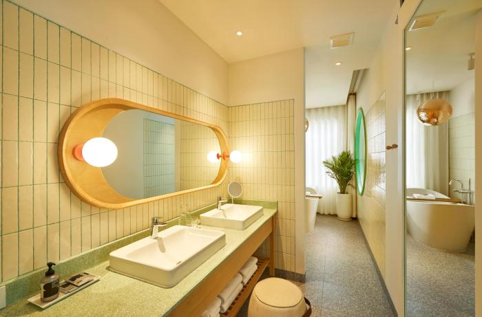 the standard hua hin