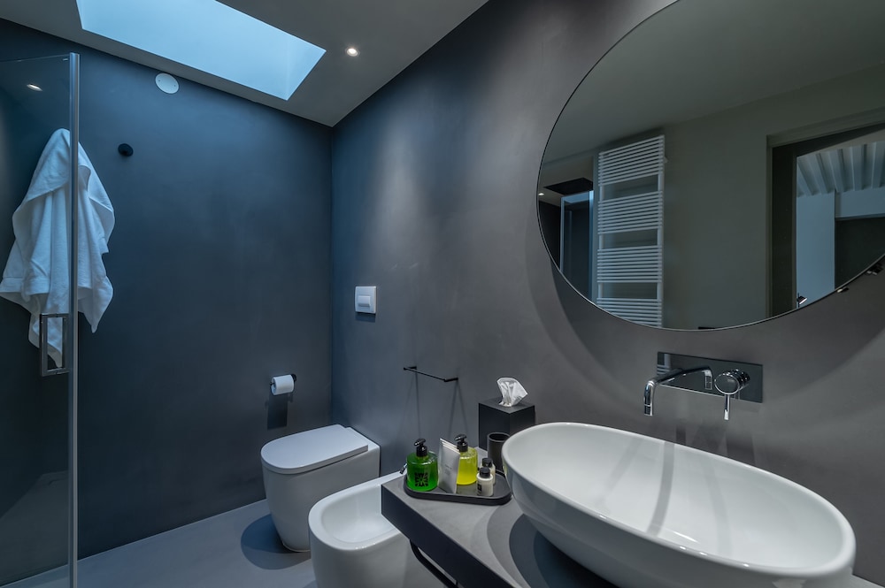 vis urban suites and spa