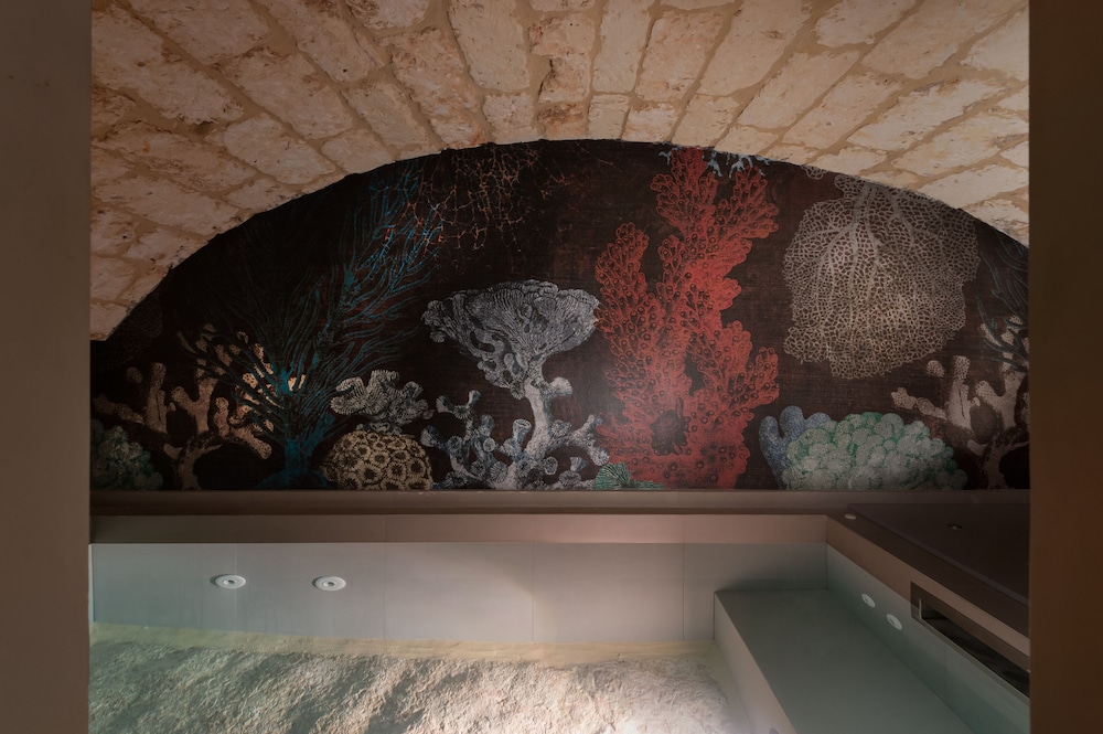 vis urban suites and spa