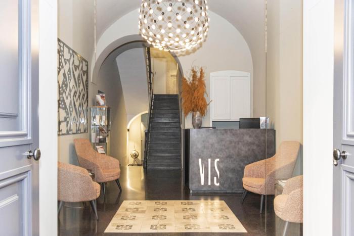 vis urban suites and spa