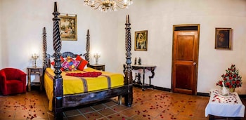 hotel casa antigua