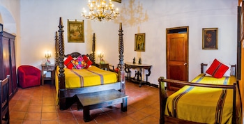 hotel casa antigua