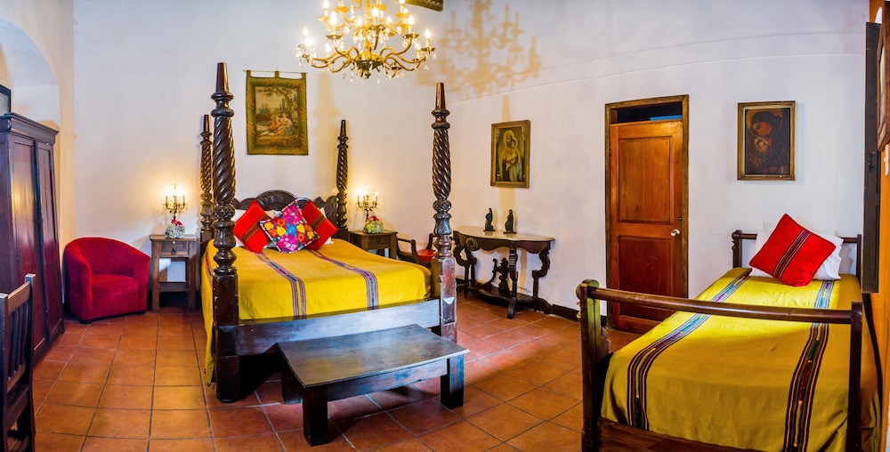 hotel casa antigua