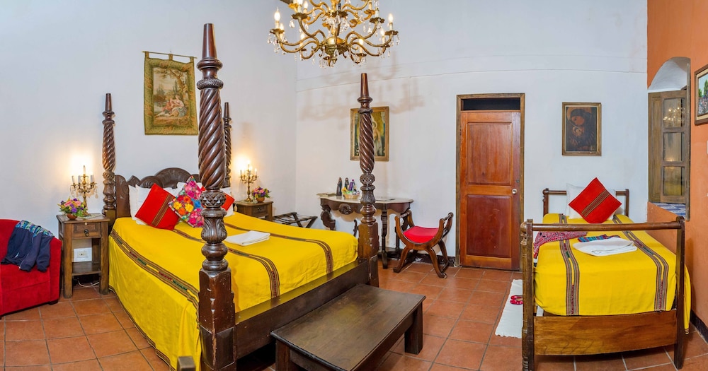 hotel casa antigua