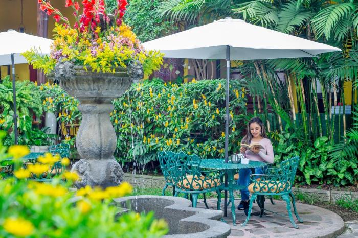 hotel casa antigua
