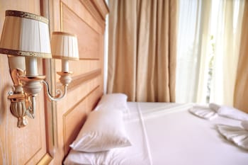 greek pride seafront hotel