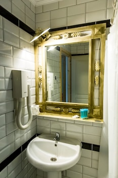 greek pride seafront hotel