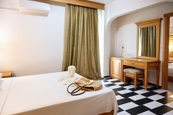 greek pride seafront hotel