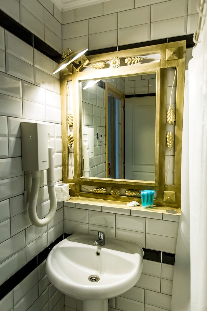 greek pride seafront hotel