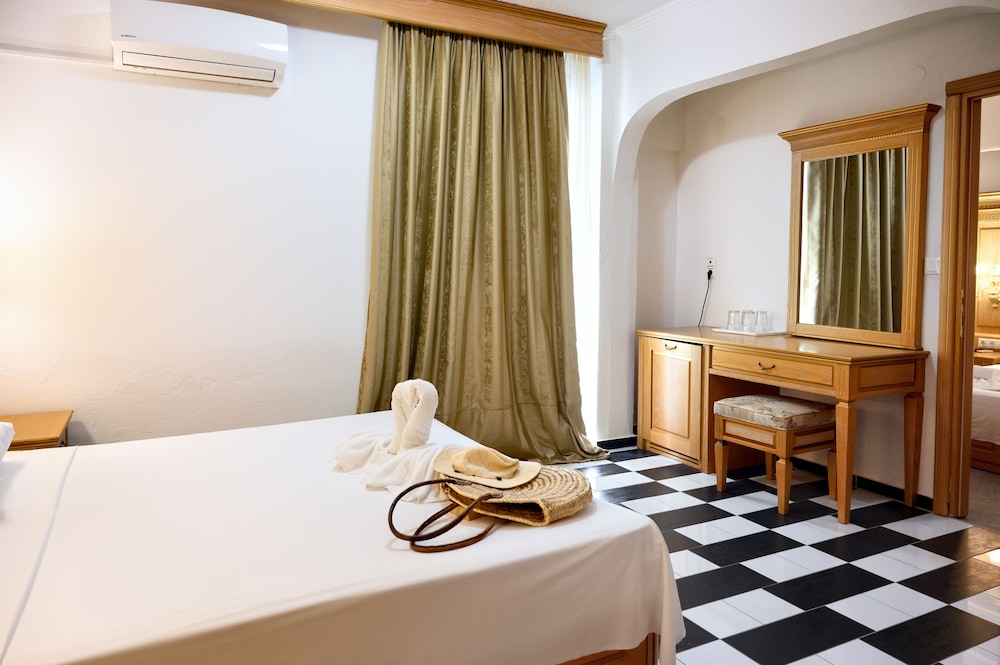 greek pride seafront hotel