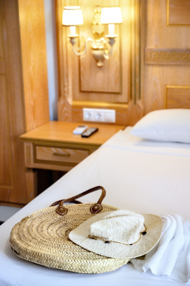 greek pride seafront hotel